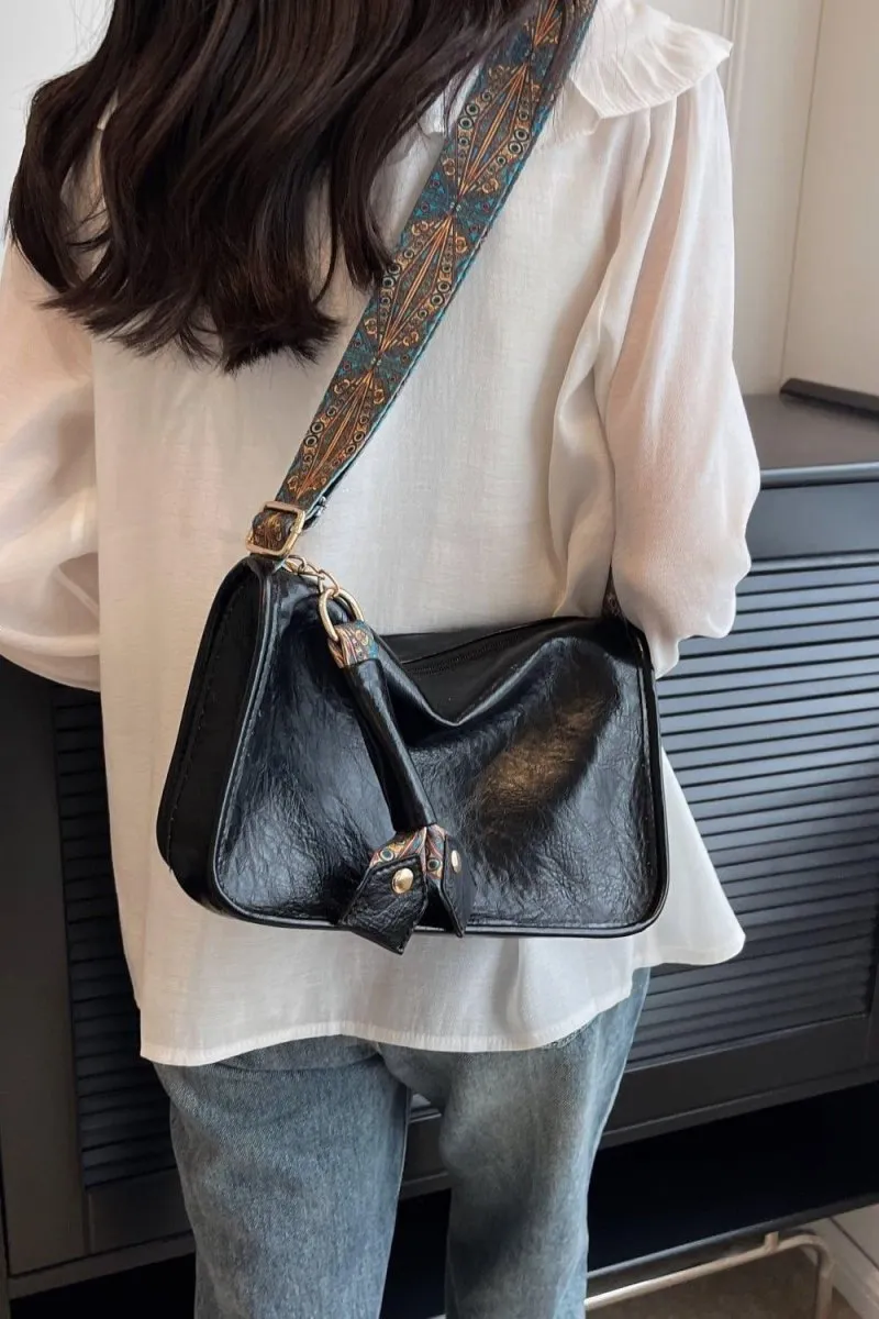 Jasmine Adored Leather Shoulder Bag