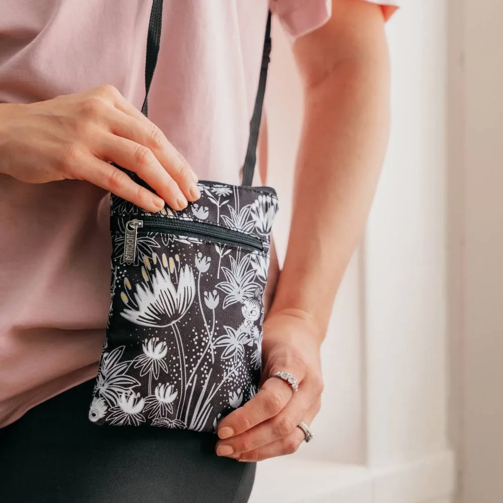 Moomin Azalea Passport Bag Black - Martinex