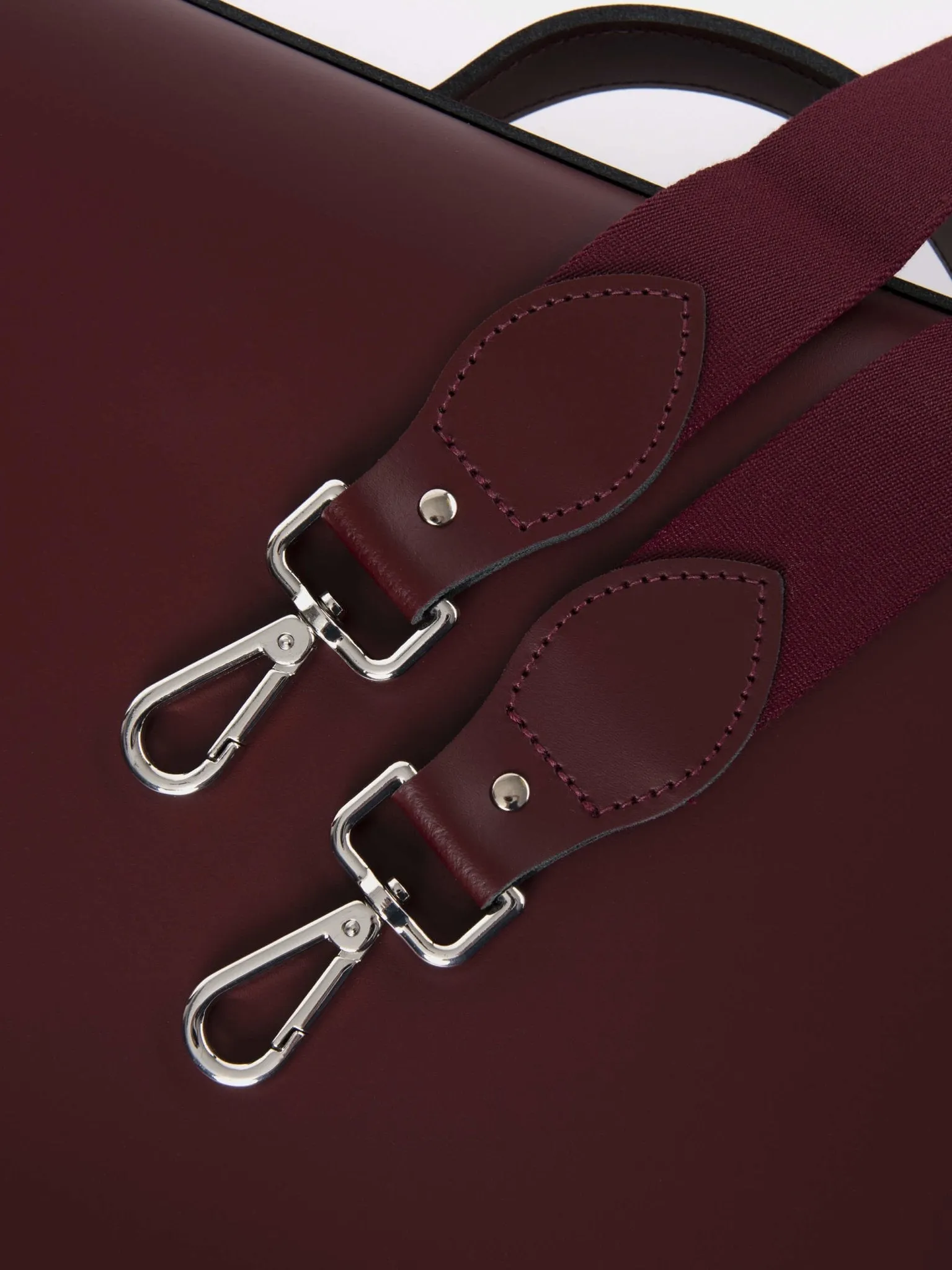 The 16.5 Inch Batchel - Oxblood with Webbing Strap